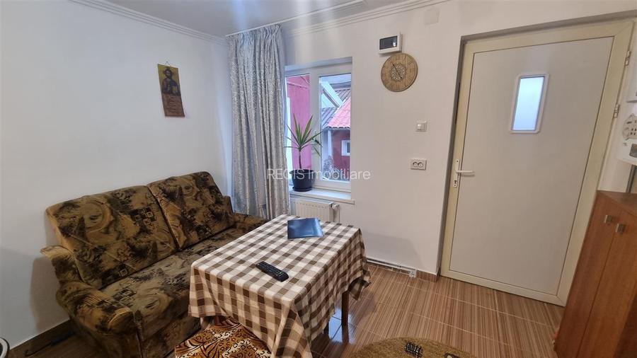 Studio la casa , zona strazii Lunga - 6