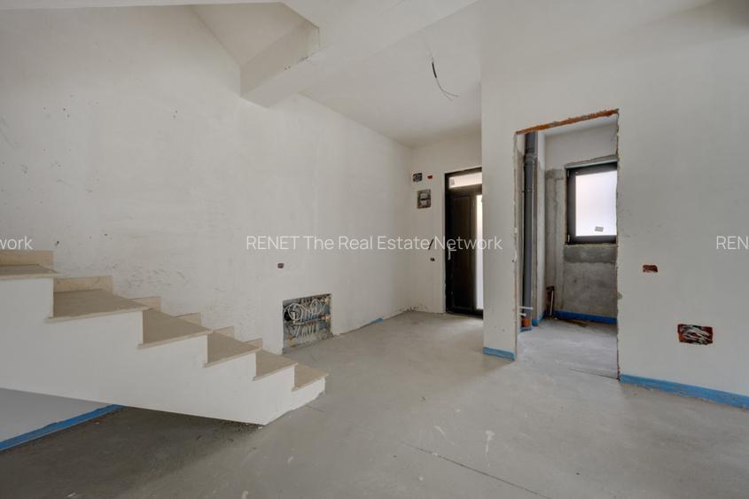 Casa se preda finisata - 4 bai - 3 dormitoare - curte - parcare -  metrou Păcii - 16