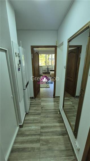 Garsoniera de inchiriat, Costin Georgian –  – Marian - 3