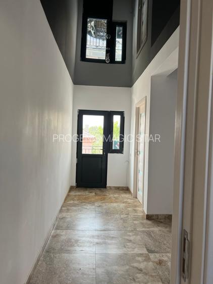 Direct proprietar vând vilă  P+1 în Lumina - 5