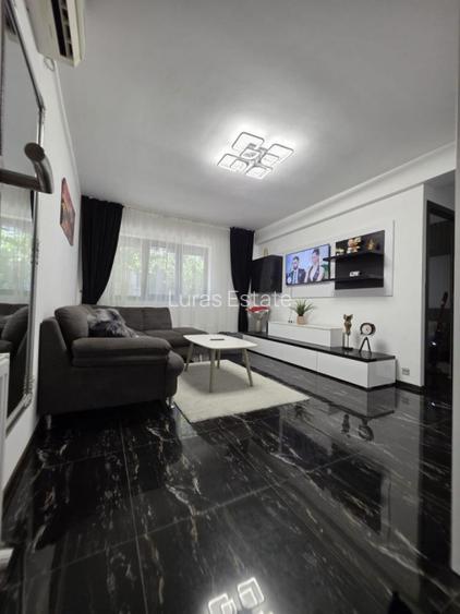 De vanzare – Apartament 2 camere, zona Faleza Nord, la doar 50 m de plaja - 2