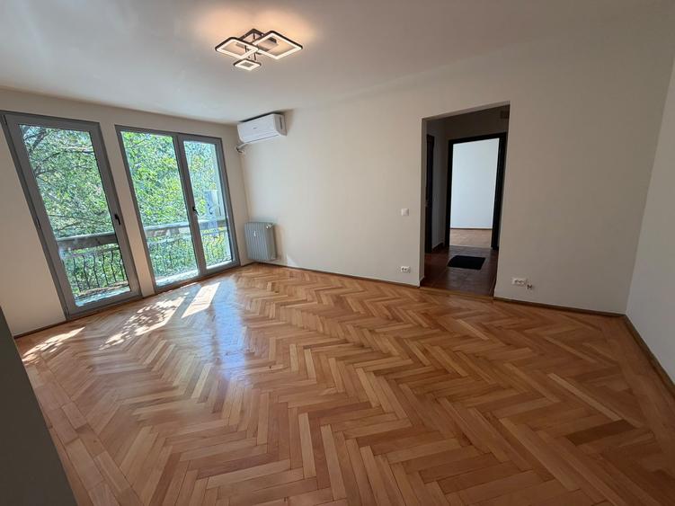 Titan 3 Camere Bloc Caramida Reabilitat Instalatii Schimbate Pret Negociabil