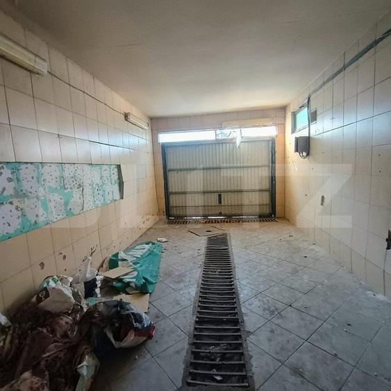 Casa cu 6 camere si garaj pretabil afacere zona Malu Rosu