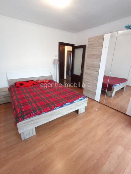 Ocazie - 3 Decomandate Central -Bloc remarcabil - 13