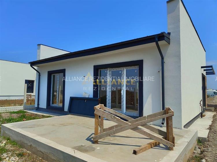 Casa Individuala - 4 camere - 2 bai - 440 mp teren - 8