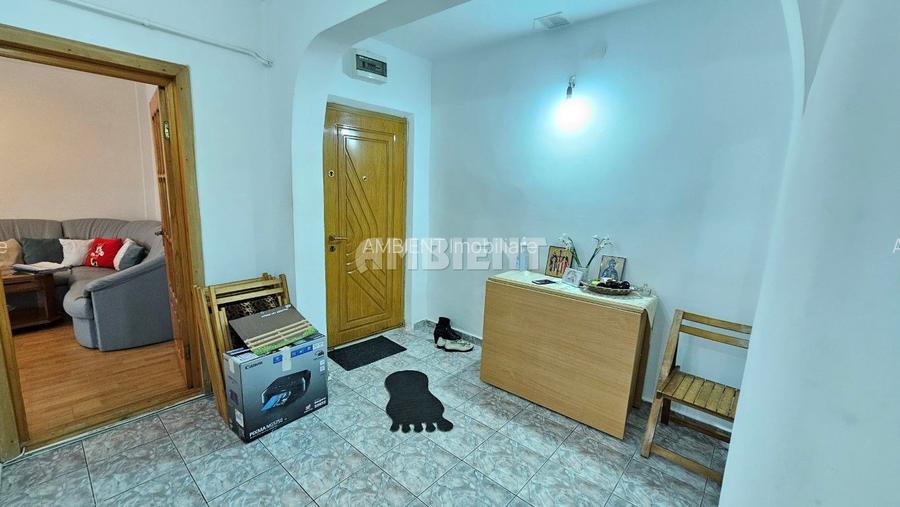 Apartament 3 camere, parțial mobilat, zona CENTRU; - 6