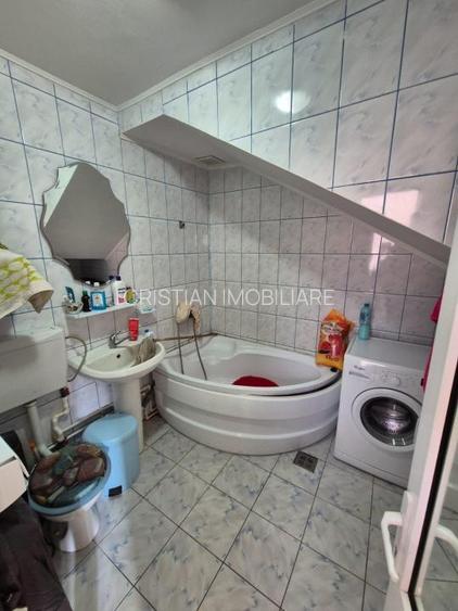 170mp utili Vila P+1+M Teren 200 mp, 5 Cam caramida Chercea - 8