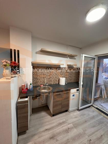 Apartament 3 camere, situat in zona CET - 11