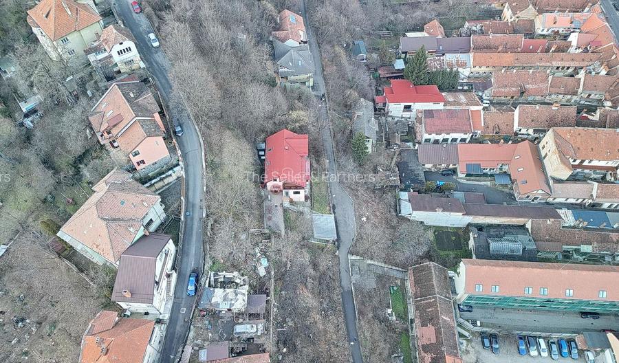 Teren intravilan, ultracentral. - 30