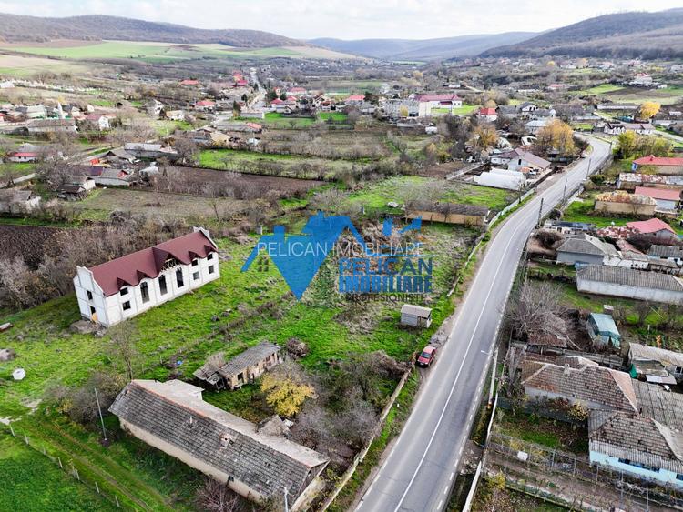 Casa cu teren in CIUCUROVA - 3317MP - la drumul National - 4