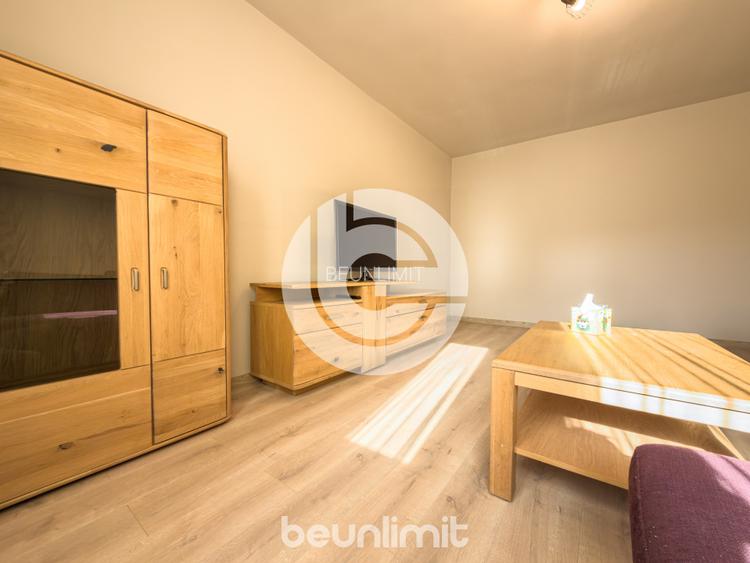 Apartament 3 camere decomandat, etaj 1, zona centrală - 2