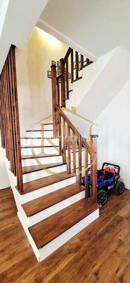 Oferim spre vanzare Casa tip Duplex, situata in Giroc in apropiere de DAF - 9