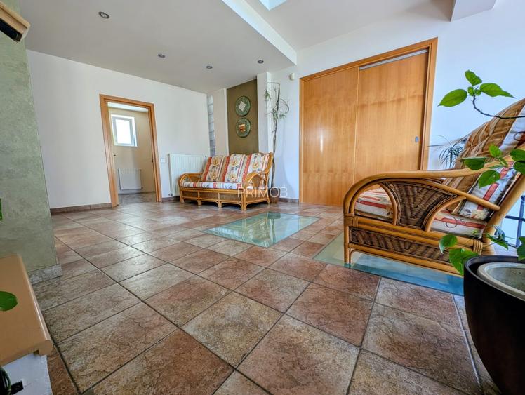 Vila superba 2003,P+E+M,300mpu,6 cam,teren 400mp,colt,renovata,tip mediteranean - 18