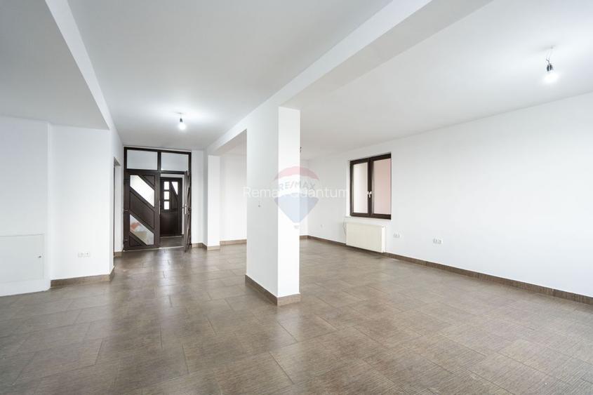 De vânzare casă cu 5 camere, teren 1000 mp Oncea, Calea Bihorului - 13