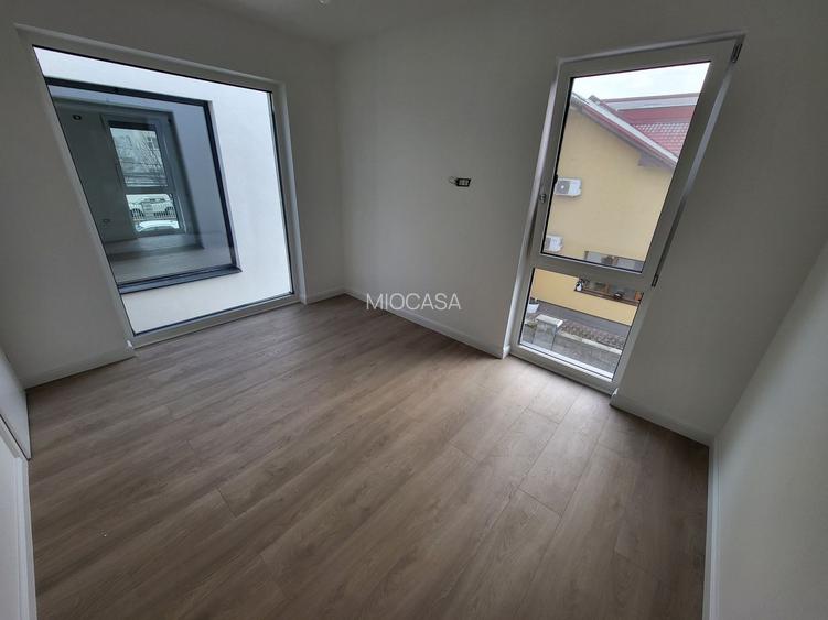 Comision 0%. Langa Iulius Mall. Zid despartitor dublu. Finisaje premium - 24