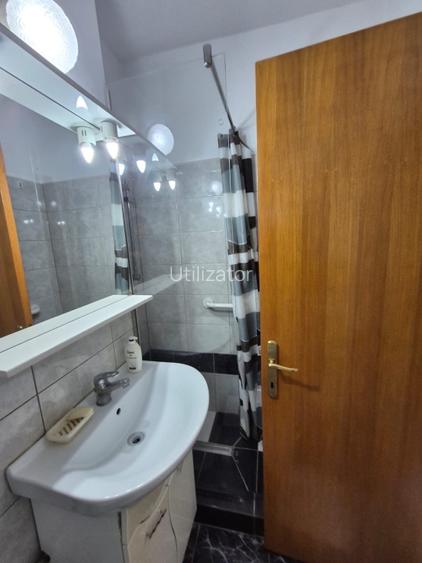 Apartament 3 camere – zona centrala Targoviste, Piata 1 Mai - 12