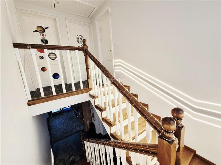 Casa de vanzare cu priveliste frumoasa - 5