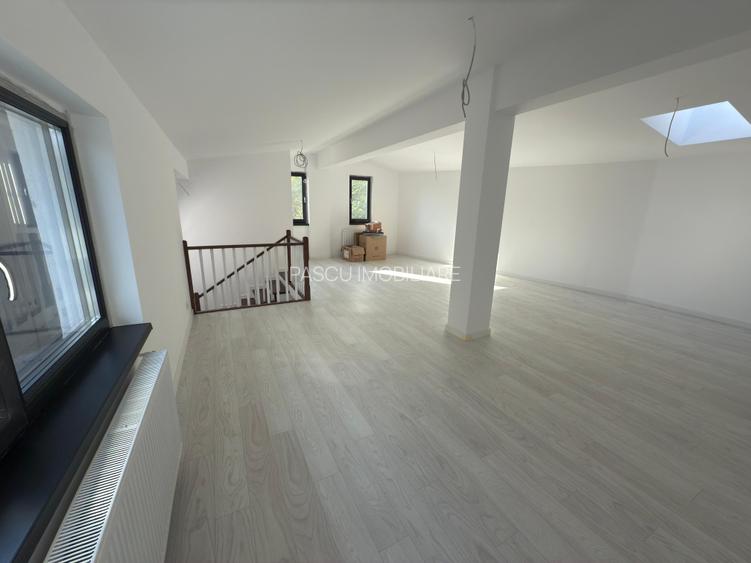 Metrou,Eroii  Revolutiei  PADESUL Vila 2024 ,Finisaje lux ,BINE CONSTRUITA 6 cam - 17