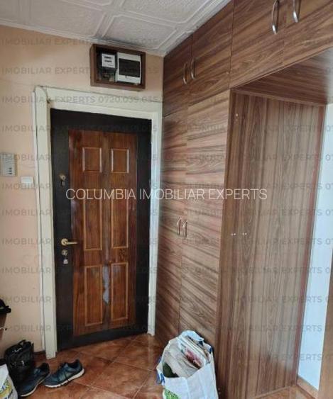 Berceni piata Sudului, Il Contro  ideal credit bancar - 2