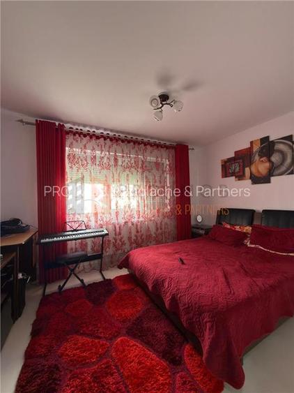 Apartament 3 camere cf 1 semidecomandat zona Micro 3 - 5