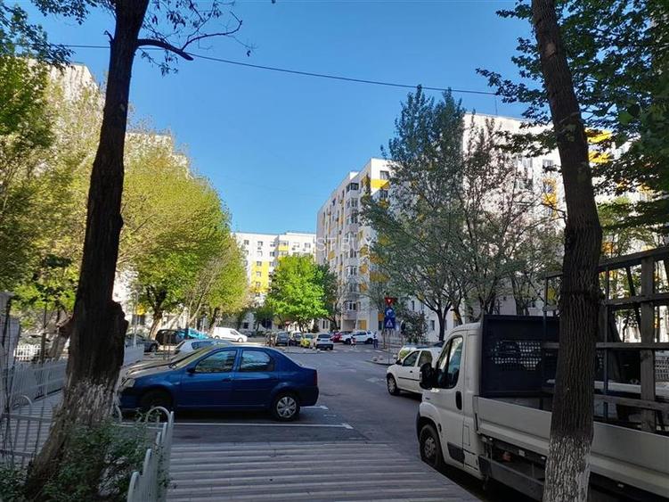 DUMBRAVA NOUA, MISCA PETRE, 52 MP ETAJ 1/8 BLOC 1983 - 15