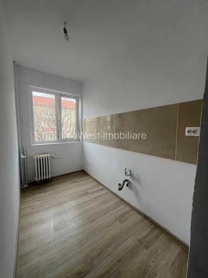 Dacia | 4 Camere  | Etaj Intermediar - 5