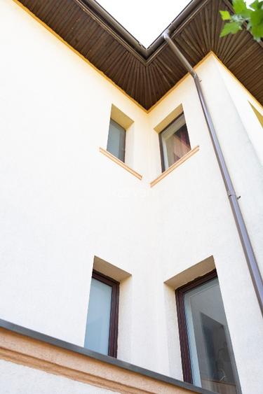 Se vinde impresionanta vila cu 10 camere plus teren in centru Ploiești - 10