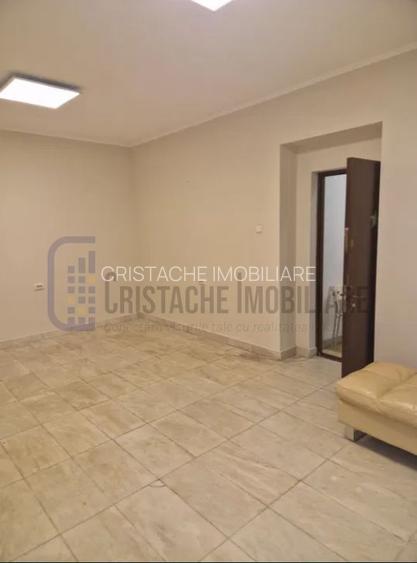 Birou individual + grup sanitar, la parterul unui imobil interbelic - 3