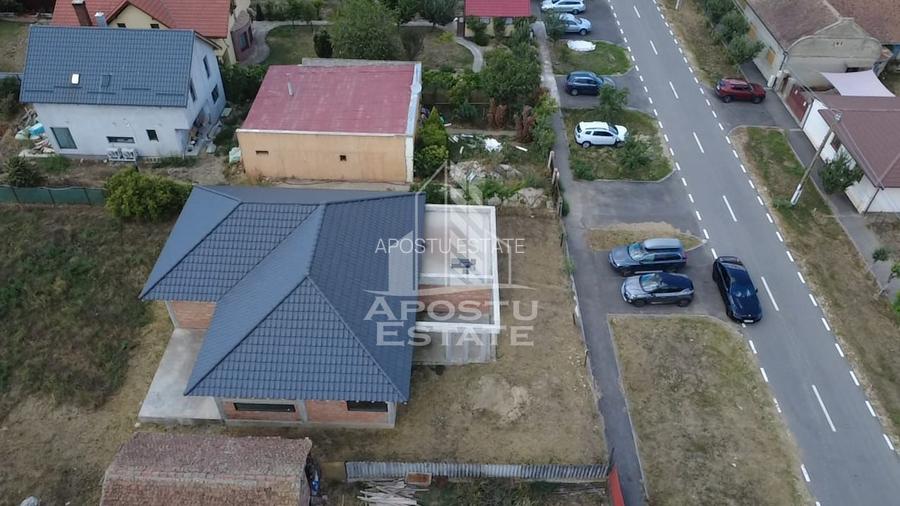 Casa individuala cu 4 camere si teren de 670 mp, Parta,  comision 0 - 4