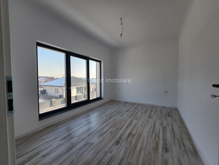 CARTIER PRIVAT, CASA 4 CAMERE, 2 BAI, MIROSLAVA , PLACA DE BETON PESTE ETAJ - 17