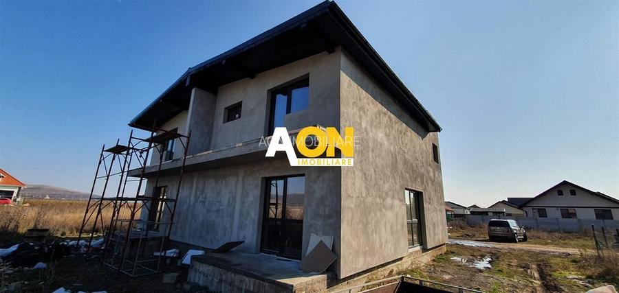 1/2 Duplex, 3 camere, 3 bai, 212 mp teren,  Alba - Micesti - 2
