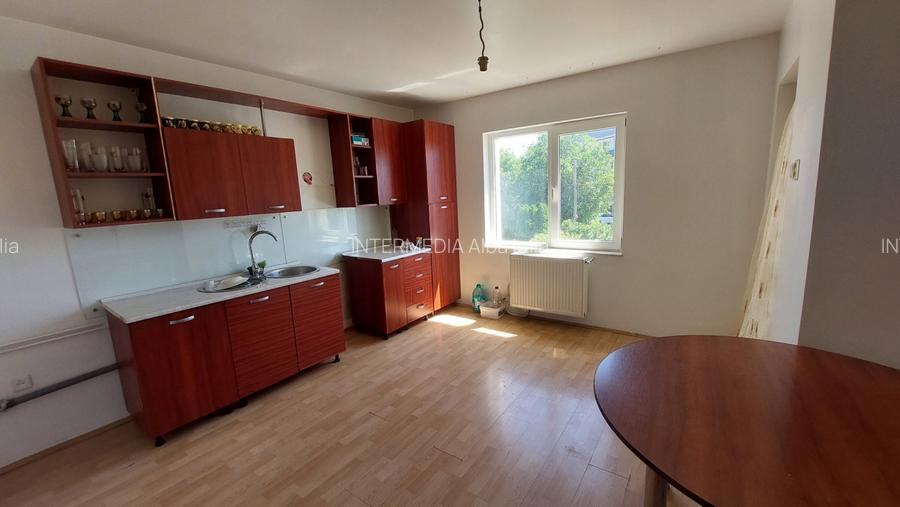 Apartament cu 3 camere de inchiriat la casa zona Cetate. - 2
