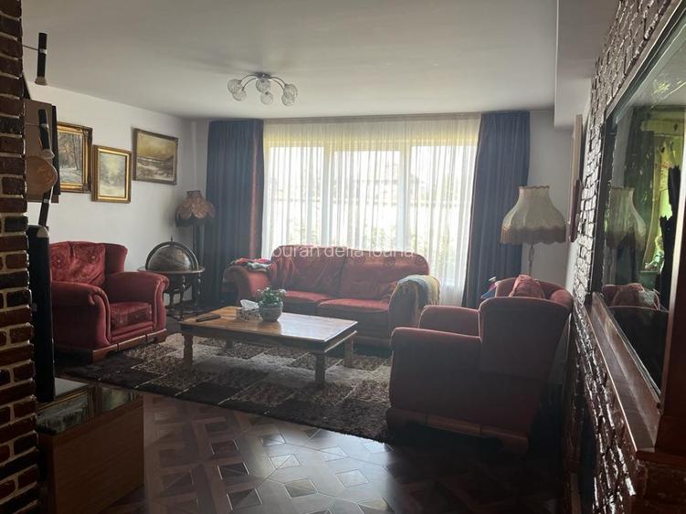 Vila de vanzare, la intrare in Paclisa - 4