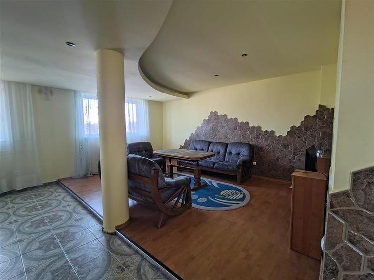 Apartament cu 3 camere, Centru, 3c-4337