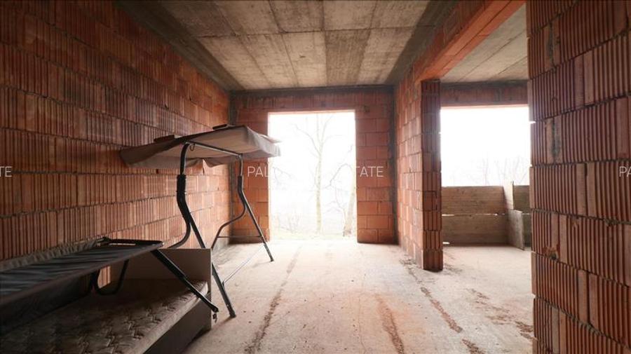 Casa cu 8 camere, 900 mp teren, la rosu in Rediu - 9