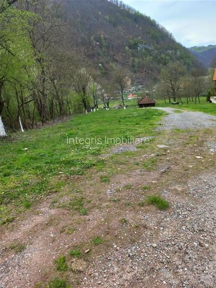 Teren intravilan cu utilitati, zona turistica Bulz,Bihor - 5