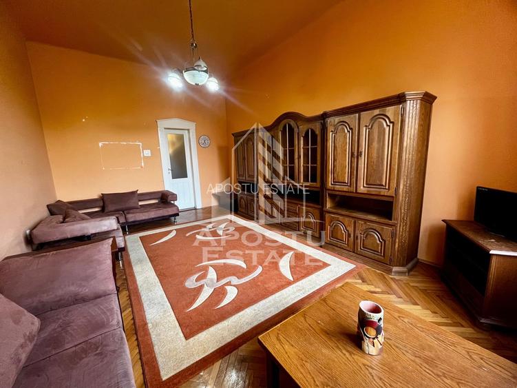 Apartament 2 camere in cladire istorica,etaj intermediar,zona Neptun - 2