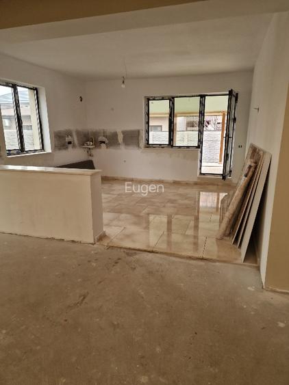 Vilă deosebită într-un complex de 40 vile închis cu porți culisante  - 14