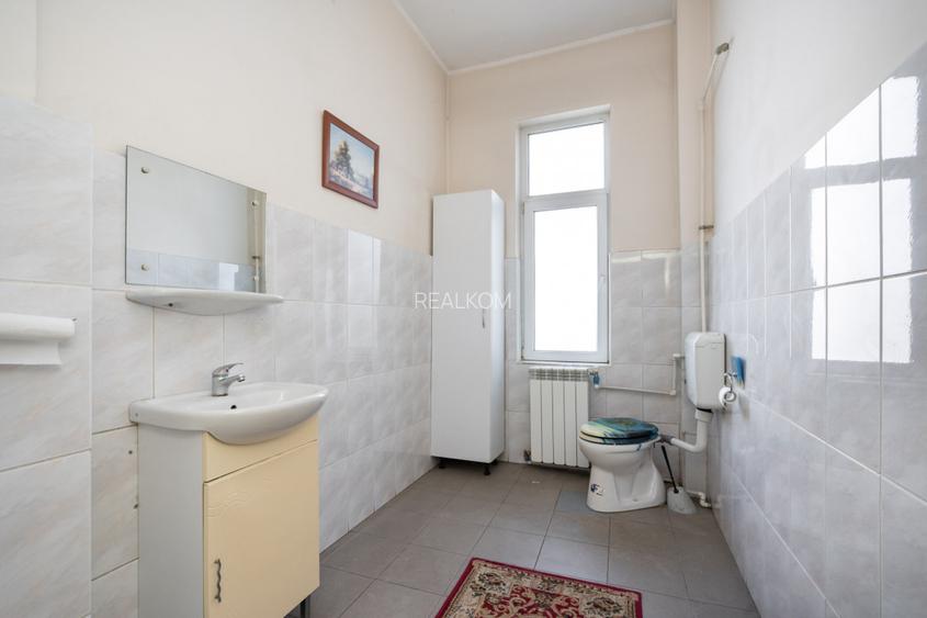 Vila 16 Camere de vanzare Unirii Primaria Sector 3 - 16