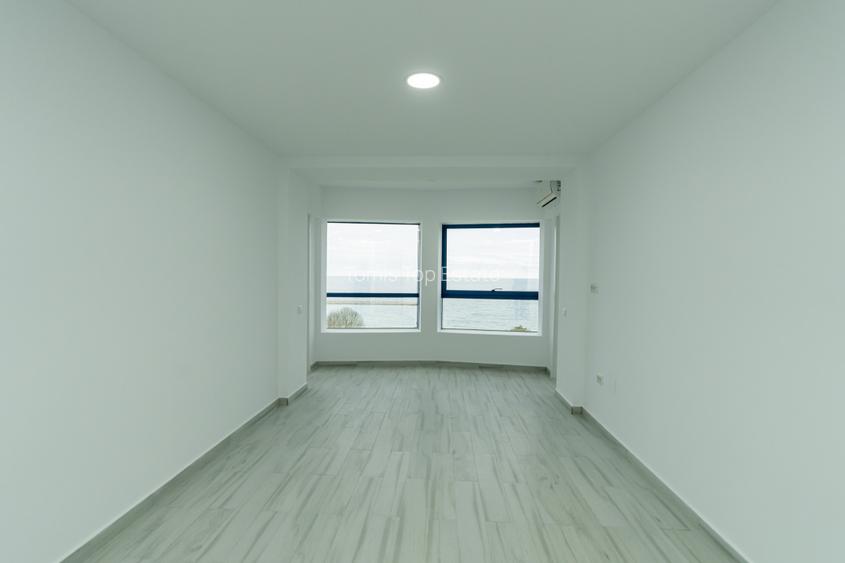 Apartament la câțiva pași de plajă, cu vedere la mare - 11