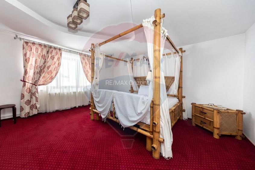 Pensiune cu restaurant și spații comerciale, central Râșnov - 19