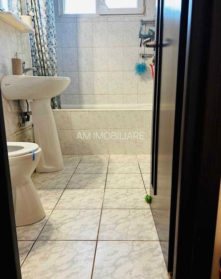 AP. 3 CAMERE TITAN, LOC PARCARE, BLOC REABILITAT, METROU 5 MINUTE - 8