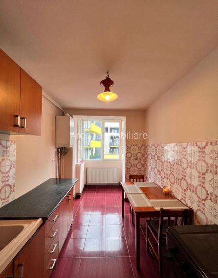 Apartament 3 camere 60 mp etaj intermediar Semicentral  - 3