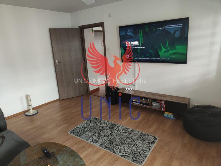 3 decomandate 1 Mai - 4