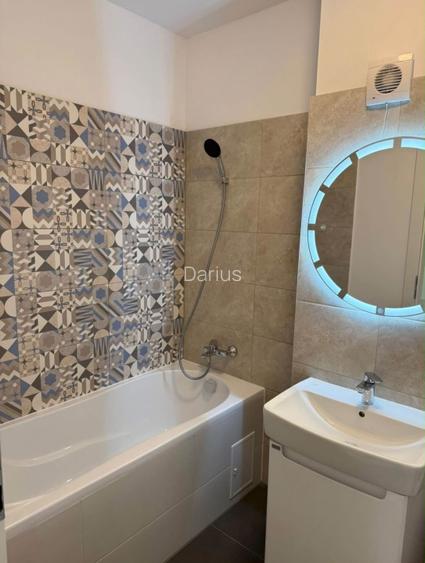 Proprietar Închiriez apartament de lux