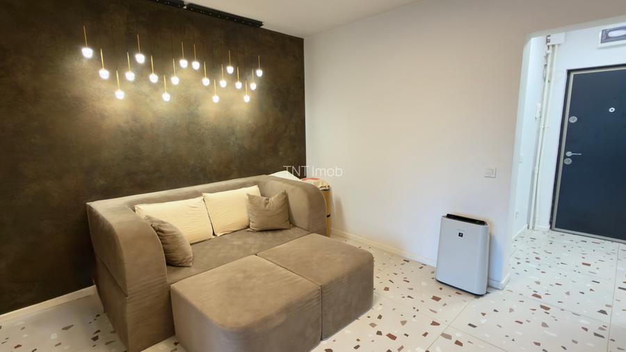 Garsoniera Militari, langa statia de metrou Gorjului, loc parcare ! - 2