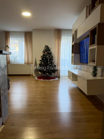 Apartament 3 camere , etaj intermediar , zona Eroilor  - 2