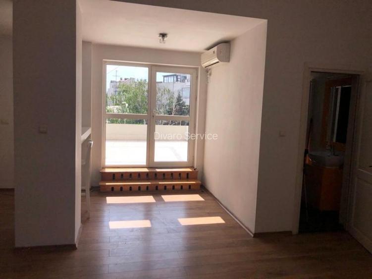 Inchiriere vila etajele 1+2+M Cotroceni metrou spital Eroilor imobil 2002 - 19