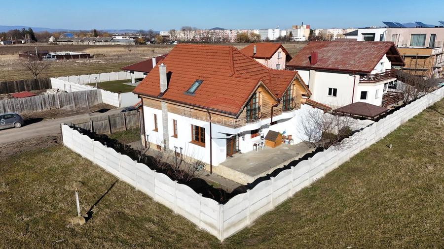 Casă de vânzare în Brașov Avantgarden, construcție 2020, teren 400 mp - 25