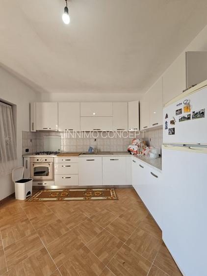 Casa ( S+P+M ) de vanzare, 287 mp, Teren 954 mp - 3